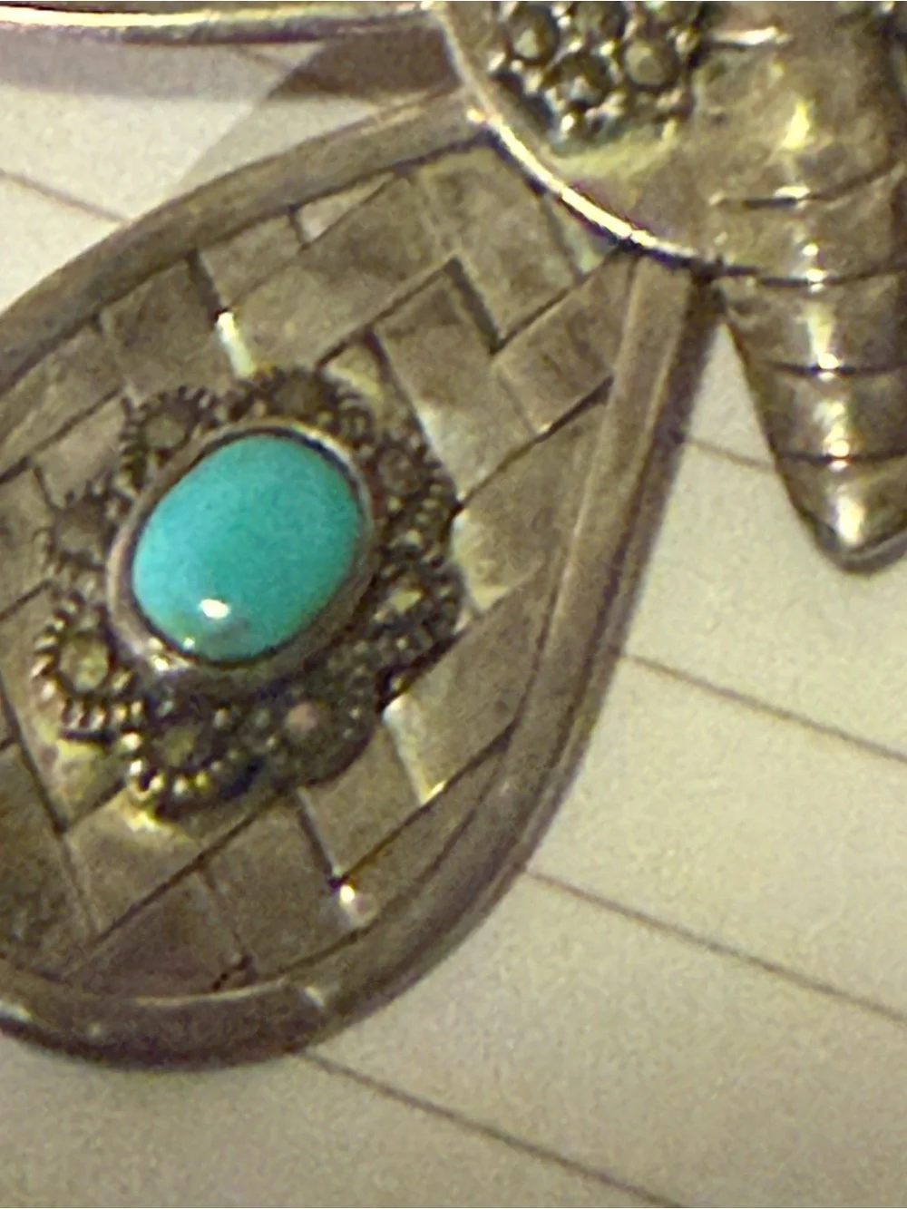 Vintage silver large butterfly pendant . - Picture 12 of 13